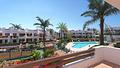 Obergeschoss-Wohnungen mit 2 Schlafzimmern, 1 - 2 Bädern, Dachterrasse, Tiefgaragenstellplatz und Gemeinschaftspool in erster Linie am Strand