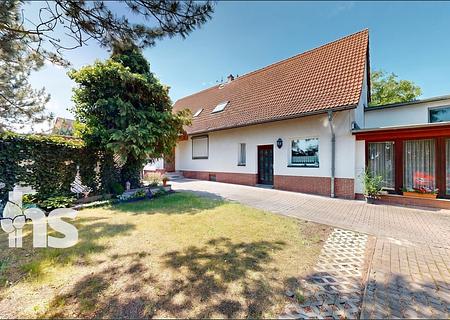 PROVISIONSFREI: Mehrfamilienhaus in Angersdorf – solide Kapitalanlage nahe Halle - Innenhof