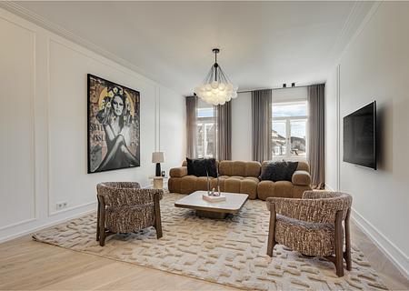 Living in Style: Bildschöne Altbauwohnung auf zwei Etagen zum Erstbezug in prachtvollem Stadtpalais - Kensington-Ambiente