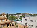 Reihenhaus mit 2 Schlafzimmern, 2 Bädern, Gäste-WC, Dachterrasse, Tiefgaragenstellplatz und Gemeinschaftspool