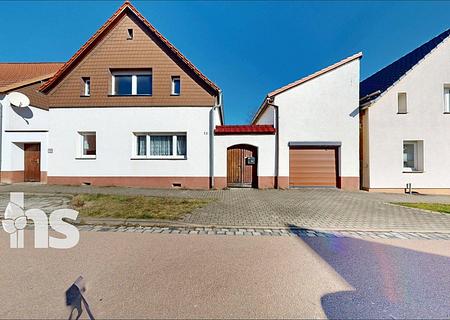 PROVISIONSFREI: Einfamilienhaus in Klostermansfeld mit Garage & Gestaltungspotenzial - Außenansicht
