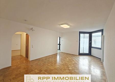 Charmante 2-Zimmer-Wohnung in zentraler Lage - Wohnzimmer