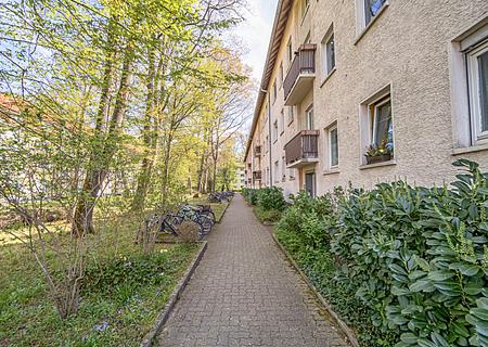 Investment oder Selbstnutzung? Renovierte 3-Zimmer-Wohnung in der Karlsruher Nordstadt - Zuwegung
