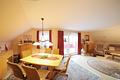 Tolle 4-Zimmer-Dachgeschoss-Wohnung mit Balkon und PKW-Plätzen - Esszimmer