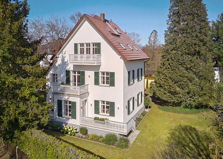 Villenkolonie Maria-Eich: Historische Villa mit drei Einheiten und Erweiterungspotenzial in Bestlage - Anwesen (Fassade visualisiert)