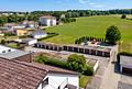 2-Zimmer-Erdgeschosswohnung, Garage, Balkon, Aufzug – ruhige Lage, zuverlässige Mieter - Aussicht Felder
