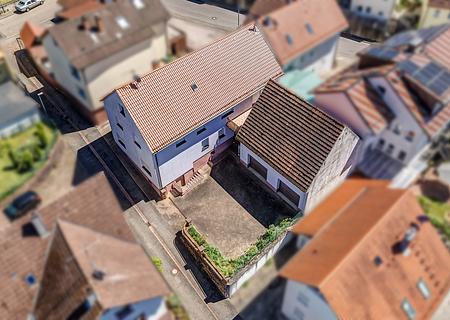 Zukunftsstarkes Mehrfamilienhaus – aktuell 2 Wohneinheiten, Potenzial für bis zu 8 Einheiten - Luftbild
