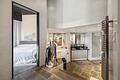 Toller Split-Level-Atrium Bungalow mit 3 Garagenstellplätzen I 10 Jahre Wohnrecht für Verkäufer - Split-Level-Bad-Bereich im EG