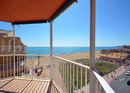 Appartement mit 3 Schlafzimmern, 1 Bad und fantastischem Meerblick in Strandnähe