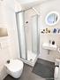 Familienfreundliche 3 Zimmer Wohnung mit Ausrichtung zum grünen Innenhof im Westend - Duschbad