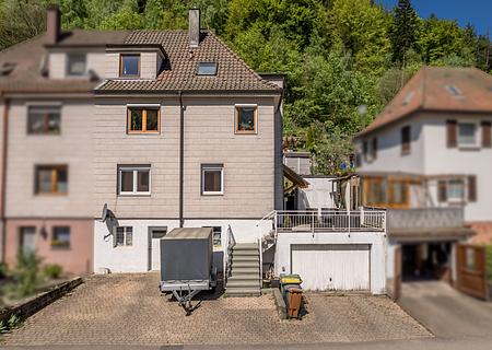 Fachwerk-Doppelhaushälfte mit besonderem Charme und Potenzial - Haus Ansicht