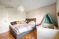Renovierte 3-Zimmer-Wohnung mit Garage, Balkon und Heuchelberg-Blick in guter Lage - Elternschlafzimmer
