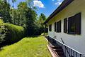 Krokusse im Garten, Hightech im Keller: Ihr neues Zuhause mit Seele. - Zweite Kellertreppe von außen