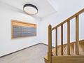 Wohnen mit Alpenpanorama – hochwertig sanierte 4-Zimmer-Wohnung im historischen Badeteil - Treppenhaus