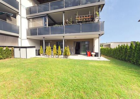 Exklusive voll möblierte Gartenwohnung mit Whirlpool, Terrasse & Nähe zu Salzburg zur Miete - Garten