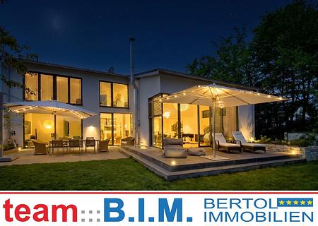 Mediterraner Touch. Architektur, die Raum spürbar macht. - Night