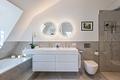 Stil, Design und Eleganz: Luxuriöses Penthouse mit Liftzugang und Hobby-Einheit - Cleane Optik im Bad