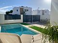 Schöne Villa in einem Golfresort mit privatem Sicherheitsdienst - Garden and pool