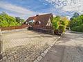 RESERVIERT:
Lichtdurchflutete 3-Zimmer-Wohnung mit Studio
- fairer Preis
- großes Potential - Stellplatz