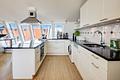 Hinreissende Dachgeschoss-Maisonette mit 3 Zimmern, Terrasse und Panoramablick - Offen gestaltete Küche