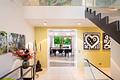 Moderne Architektenvilla mit exklusivem Interior-Konzept, Lift, Spa-Lounge, Home-Gym und Outdoorpool - Einladendes Entree