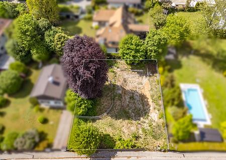 Familienfreundliche Lage: Attraktives Baugrundstück mit Baugenehmigung - Nahezu quadratisches Grundstück