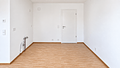 Lichtdurchflutete Dachgeschosswohnung mit Balkon in Neuhadern - Helles Wohnzimmer mit Küche