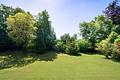 Privatsphäre in nobelster Gartenlage: Architekten-Villa von 1982 mit Gäste-Dependance - Idyllisches Park-Ambiente