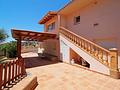 Wunderschöne Villa mit 3 Schlafzimmern, 3 Bädern, Privatpool, Meerblick und direktem Strandzugang