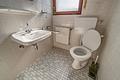 EINFAMILIENHAUS mit kleinem LADENGESCHÄFT und zusätzlichem BAUPLATZ - OG Toilette