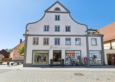Denkmalgeschütztes Wohn- und Geschäftshaus