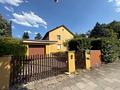 Exklusive Wohnlage in Pullach - Grundstück mit Altbestand / Abbruch im Erbbaurecht zu vergeben - Hausansicht