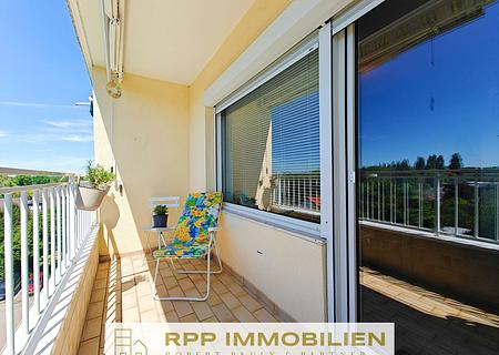 Saniertes Apartment mit guter Anbindung – ideal für Kapitalanleger - West-Loggia
