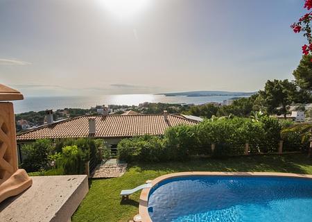 Mallorca, schöne Villa mit Pool und phantastischem Meerblick zu verkaufen