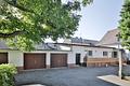 Traumhaus mit Gestaltungspotenzial, 211 m² Wohnfläche und 831 m² Grundstück - Garagen