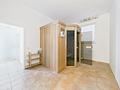 Schöne Doppelhaushälfte mit gepflegtem Garten, vielseitigem Souterrain & direktem Tiefgaragenzugang - Sauna 