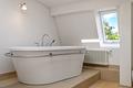 Flexible Nutzungsoptionen: 2 benachbarte Wohnungen über 218 m² in Villa von 1890 am Schlosskanal - Wohlfühloase mit Badewanne