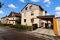 Hochwertige 4 Zimmer DG-Whg in vollständig saniertem Dreifamilienhaus mit bester Energieeffizienz A+ - Straßenansicht