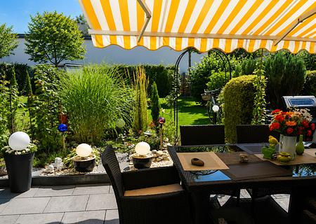 Sanierungsbedürftige 2-Zimmer-Maisonette mit Südterrasse, Garten & Hobbyraum in München-Waldperlach - Süd-Terrasse