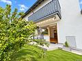 Zur Miete: Viel Platz für Familie & Alltag – DHH mit Garten in München-Kieferngarten - Terrasse vor dem Haus