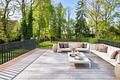 Moderne Architektenvilla mit exklusivem Interior-Konzept, Lift, Spa-Lounge, Home-Gym und Outdoorpool - Dachterrasse mit Traumblick