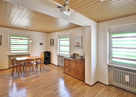 Schönes Familienhaus mit viel Platz für Hobbyaktivitäten! - Wohnen