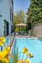 Großzügig, individuell und perfekt für Familien: Exklusive Villa mit Garten und Pool - Urlaubsgefühle im Garten