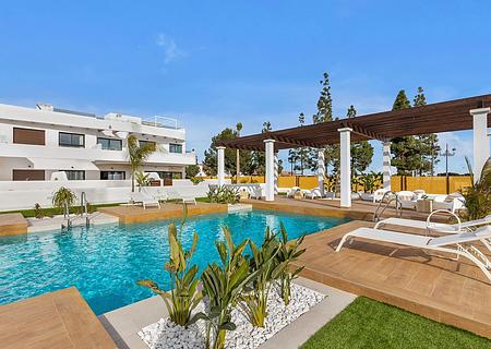 Appartements mit 3 Schlafzimmern, 2 Bädern, Gemeinschaftspool und Tiefgaragenstellplatz im La Serena Golf Komplex