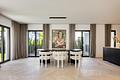 Bezugsfertiger Neubau: Luxuriöse Highend-Villa mit kosmopolitischem Flair und Pool - Essbereich mit Familientafel 