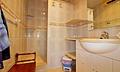***Reihenhaus mit zwei Schlafzimmern und der Möglichkeit eines dritten, 2 Badezimmern, Souterrain***