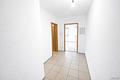 Bezugsfreies helles Appartement mit Balkon und TG-Stellplatz - Flur