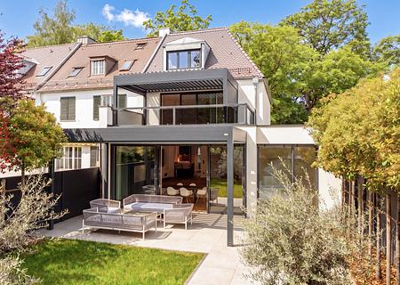 Top-Villenlage Herzogpark: Stylisches Design-Domizil mit Sauna, Whirlpool und Highend-Haustechnik - Luxuriöses Design-Domizil