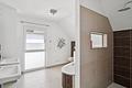 ++ Exklusives Zuhause mit moderner Architektur und höchstem Wohnkomfort ++ - Badezimmer mit Badewanne und Dusche