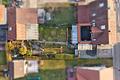 Familientraum in ruhiger Lage: Doppelhaushälfte mit Sonnengarten & Garage - renovierungsbedürftig - Drohne